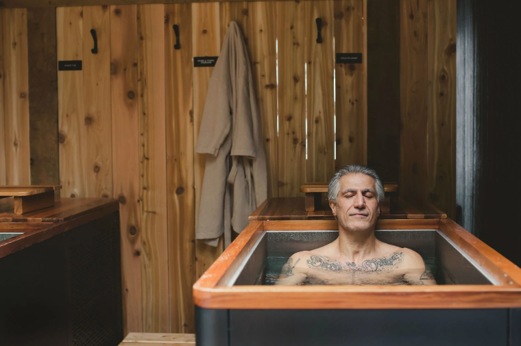 What is Contrast Therapy? How Does Cold Plunging Help Our Body Adapt to Stress in Healthy Ways?