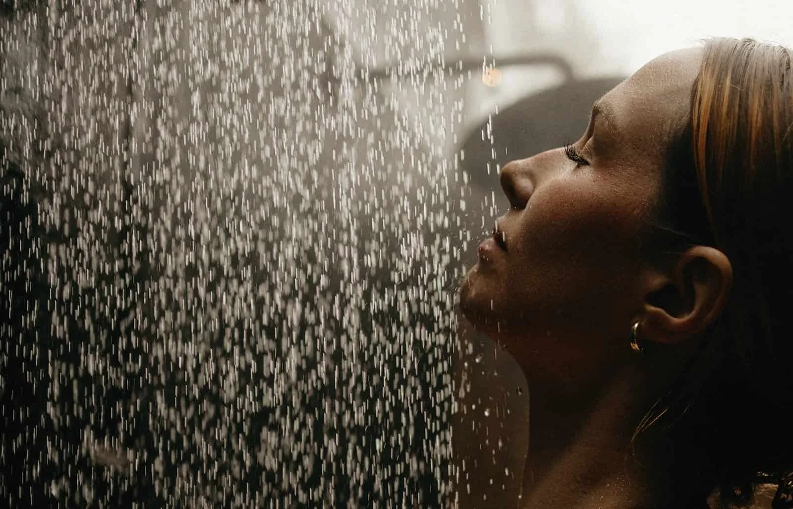 Is it healthy to jump into cold water after sauna