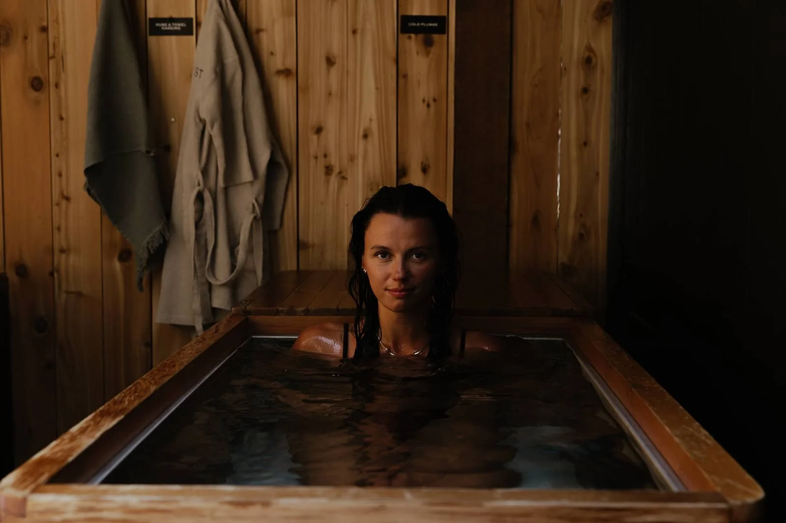 One of the best things to do on bowen island while on a day trip from Vancouver, Mist Thermal is a Bowen Island spa offering a private, design-forward sauna and cold plunge experience perfect for anniversaries, Mother’s Day, or birthday activity.