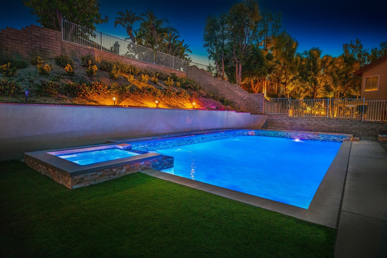 yorba linda pool night lighting.jpg