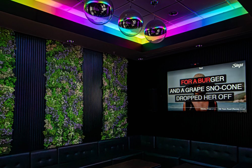 Best Karaoke Suites in Chandler, AZ | Karaoke Rooms & Rentals | The Forum Complex — VYBE Chandler