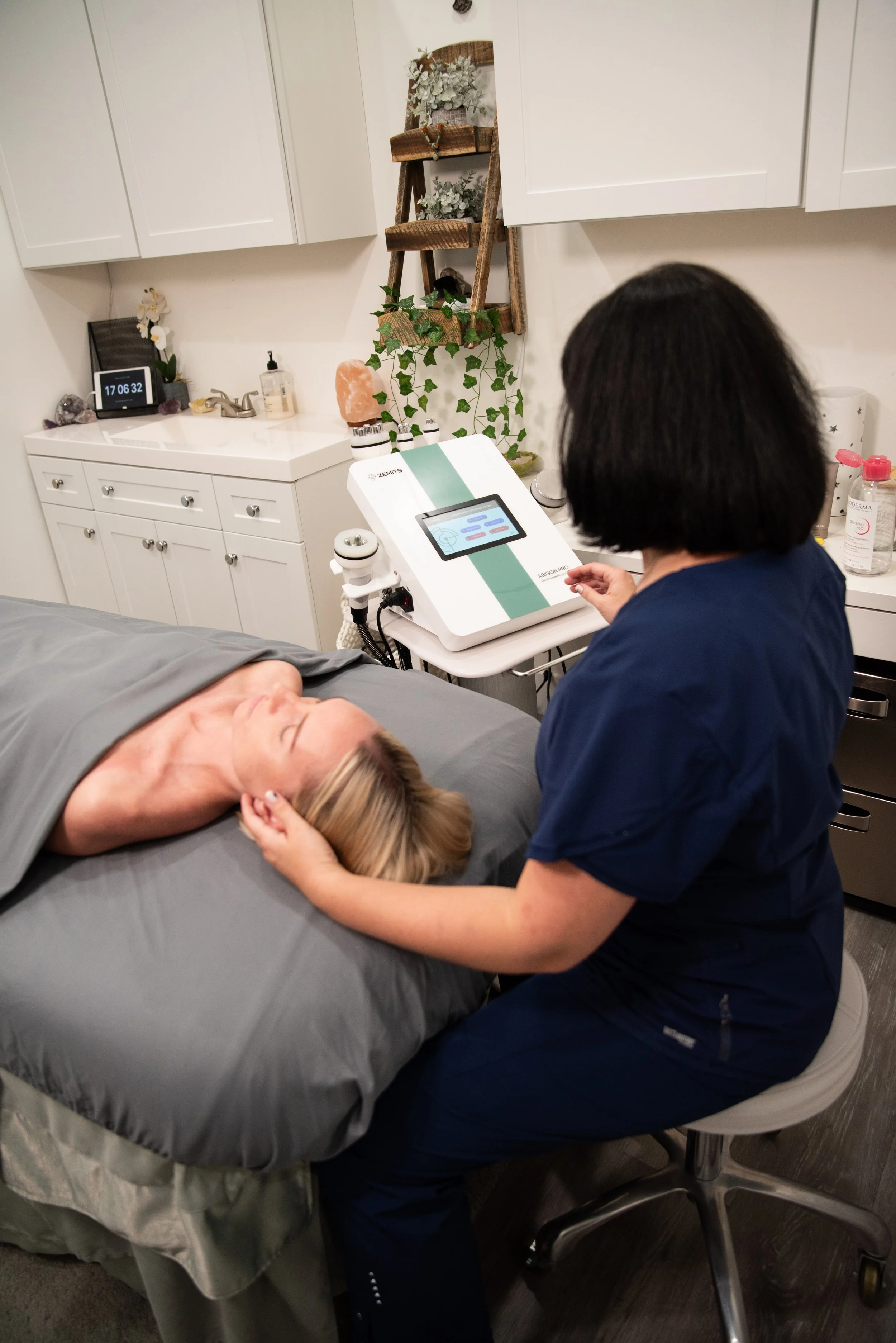 Facial RF lifting MyoMassage Massage San Diego
