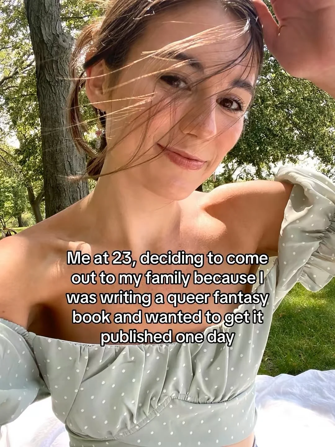 VIPER &amp; LILIES coming out (pun intended) in early 2027 💗💜💙 

‼️DISCLAIMER you do NOT need to come out if you are writing a queer book. It was just my time ☺️ 

VIPER &amp; LILIES follows 3 sisters of a high society family famous for hunting en