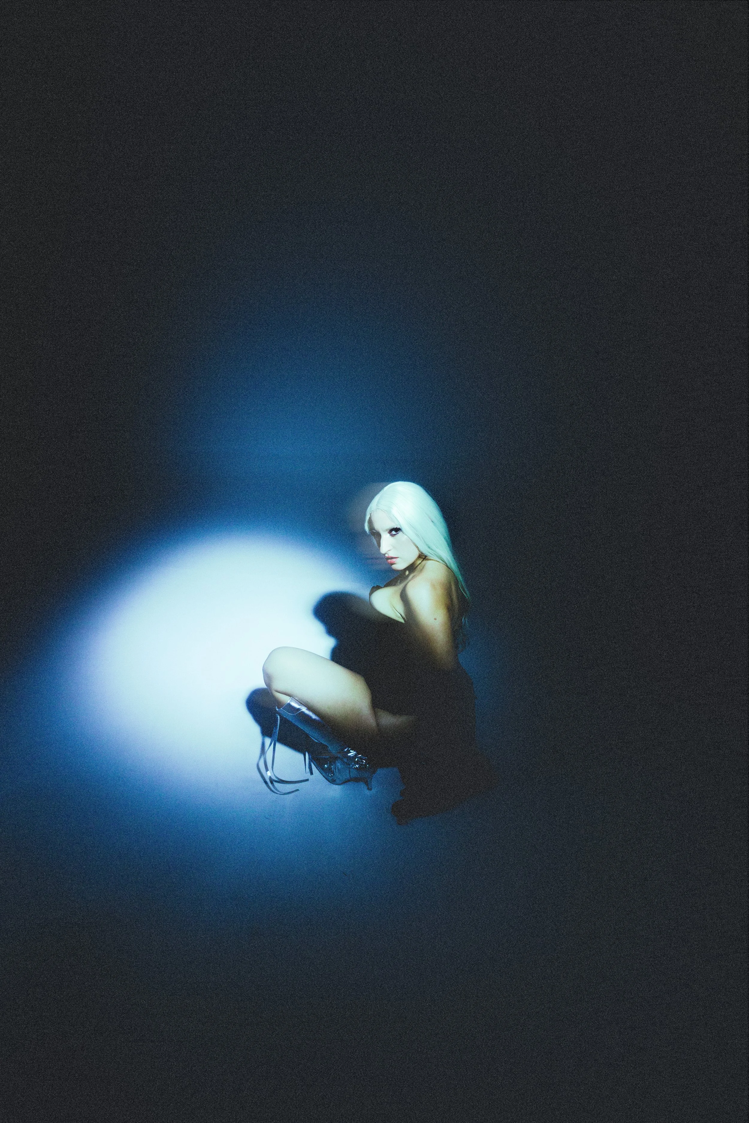 Perfect Celebrity-059 blurry.jpg