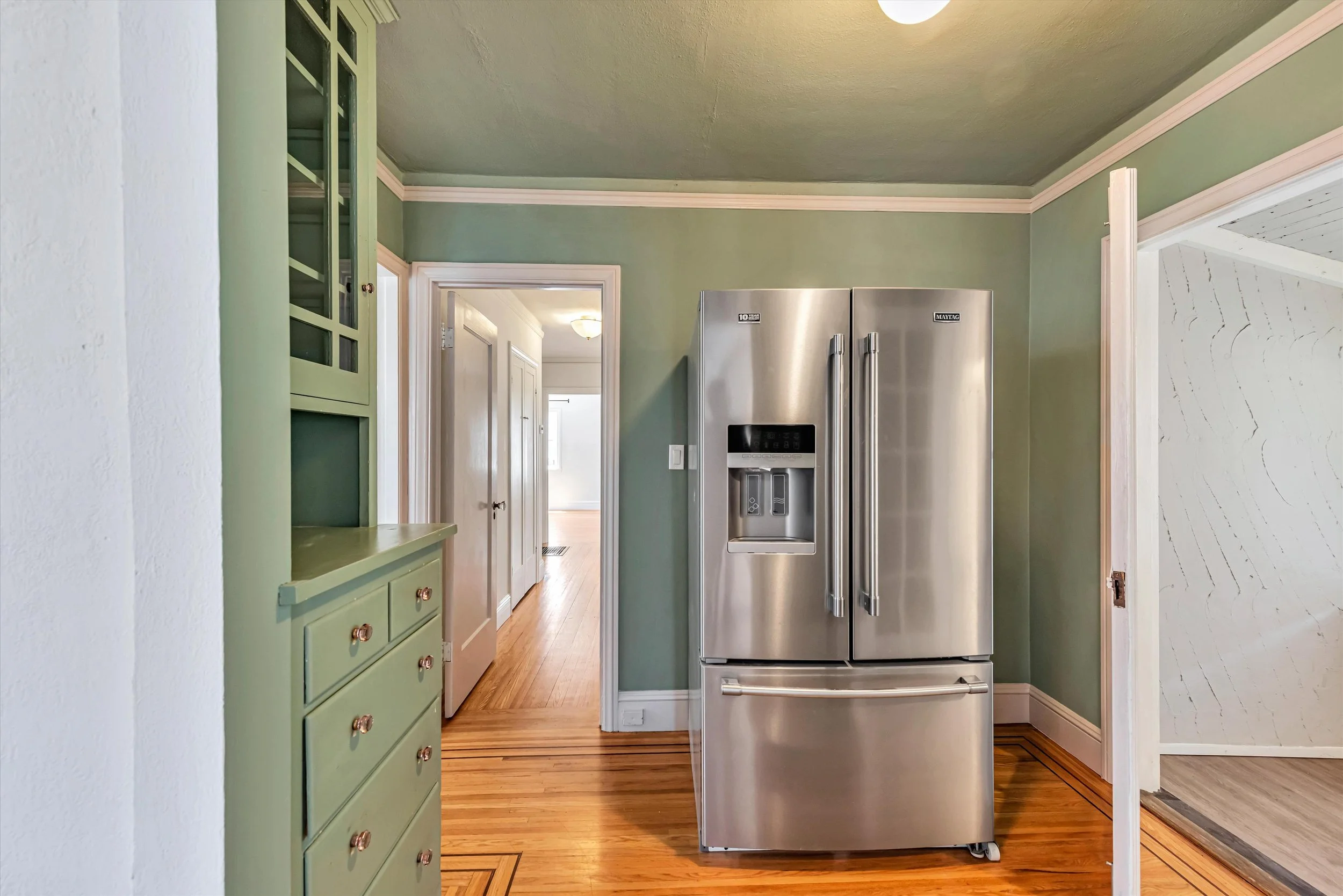 30_F8_1944108thAvenue_037.JPG