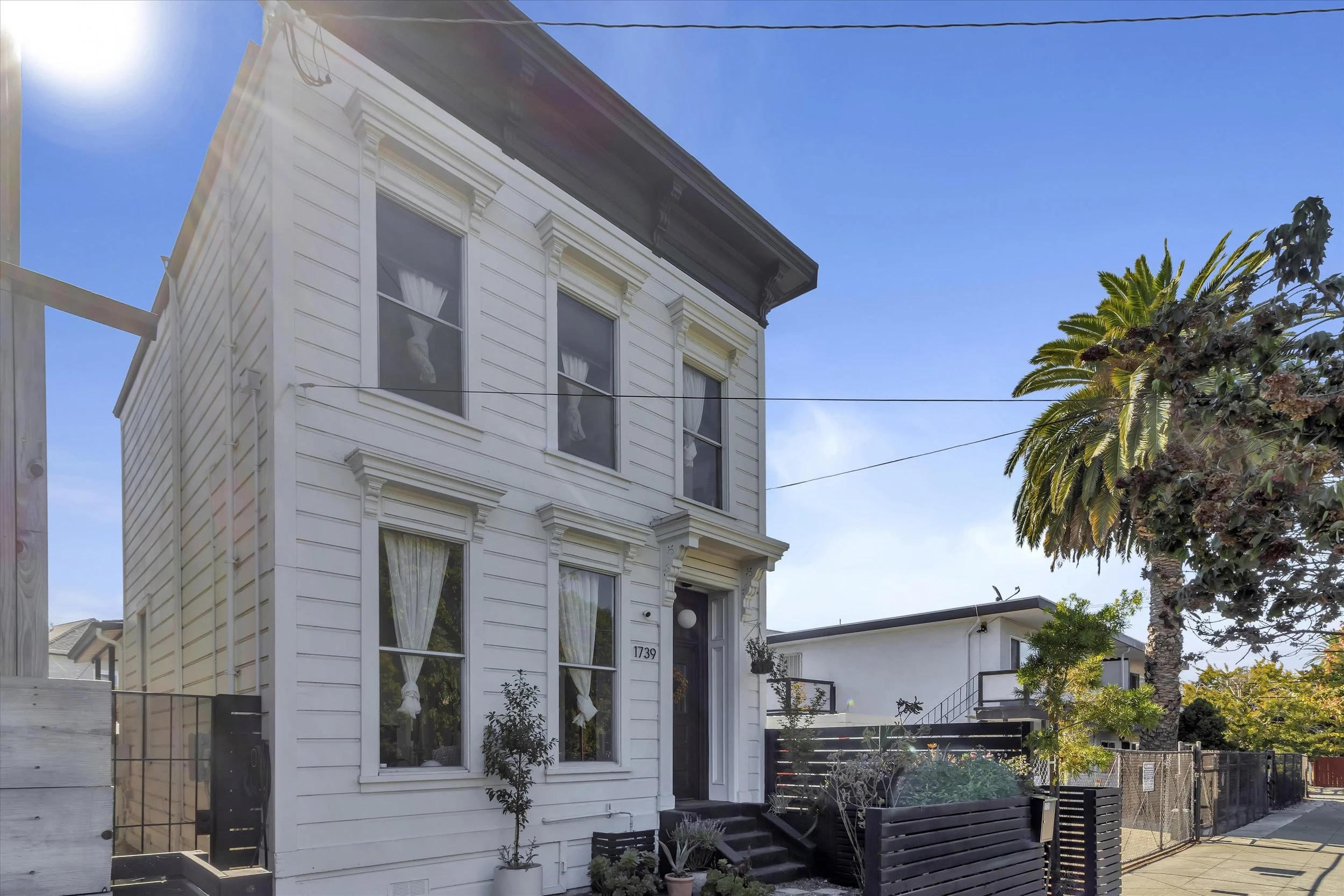 3_f8_1739ChaseStreet_001.jpg