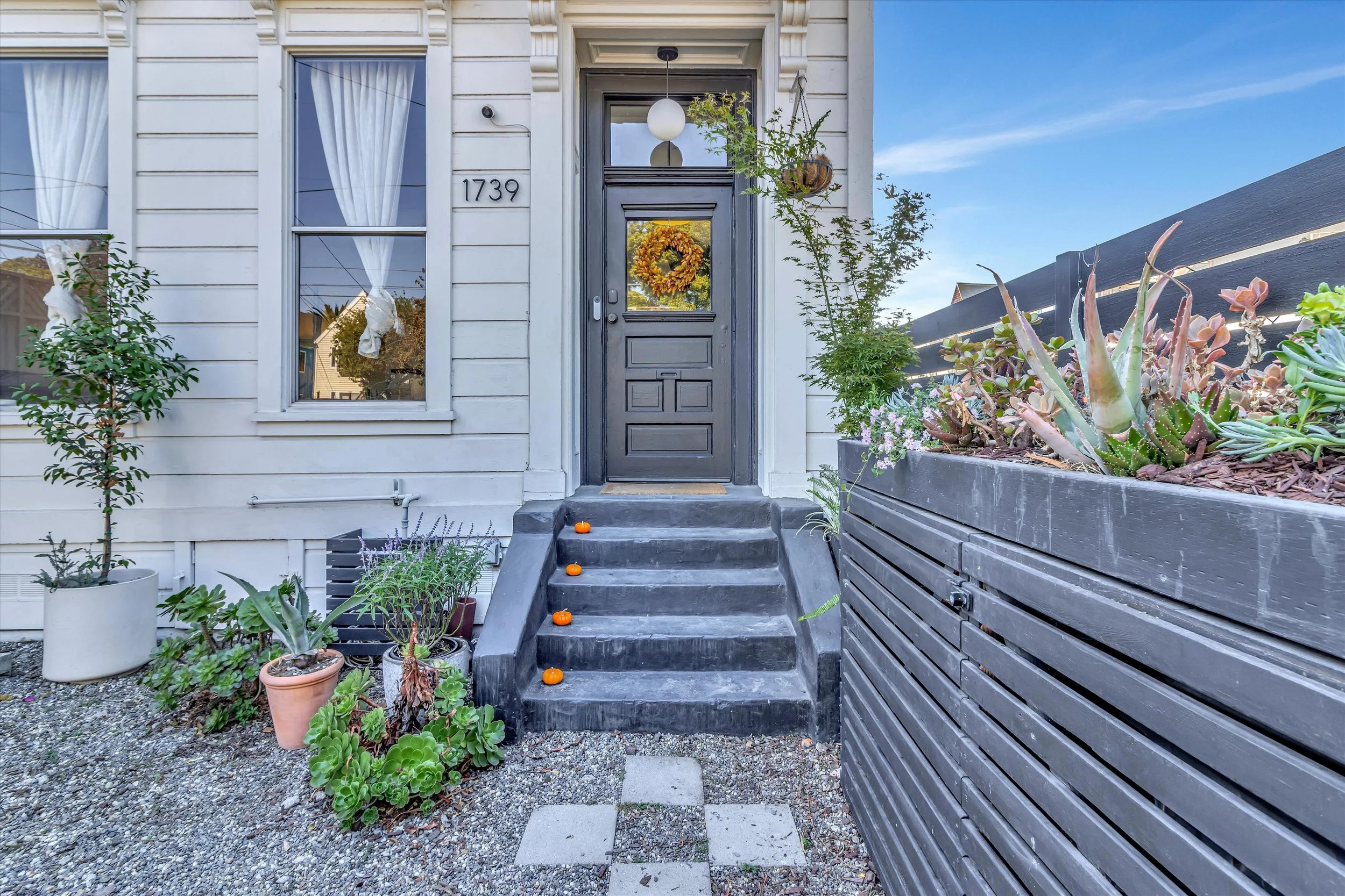 11_f8_1739ChaseStreet_005.jpg
