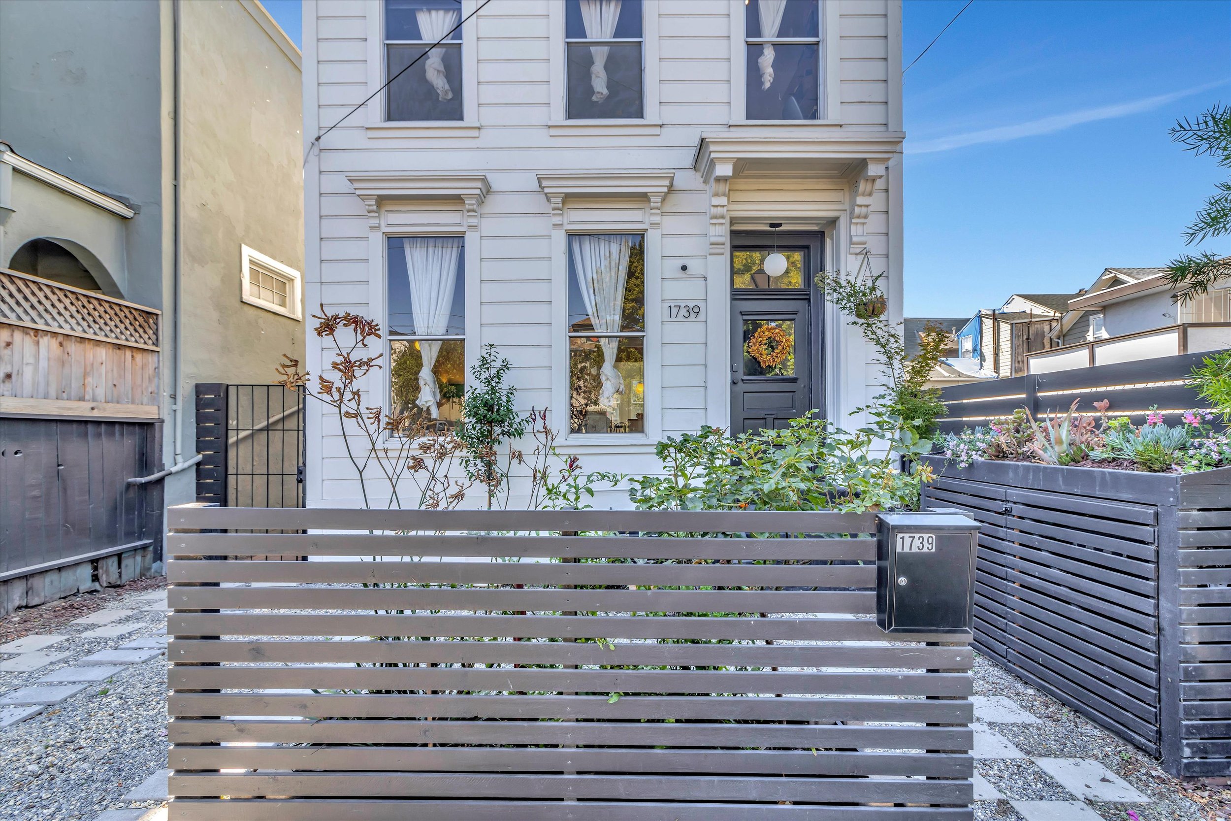 7_f8_1739ChaseStreet_001.jpg