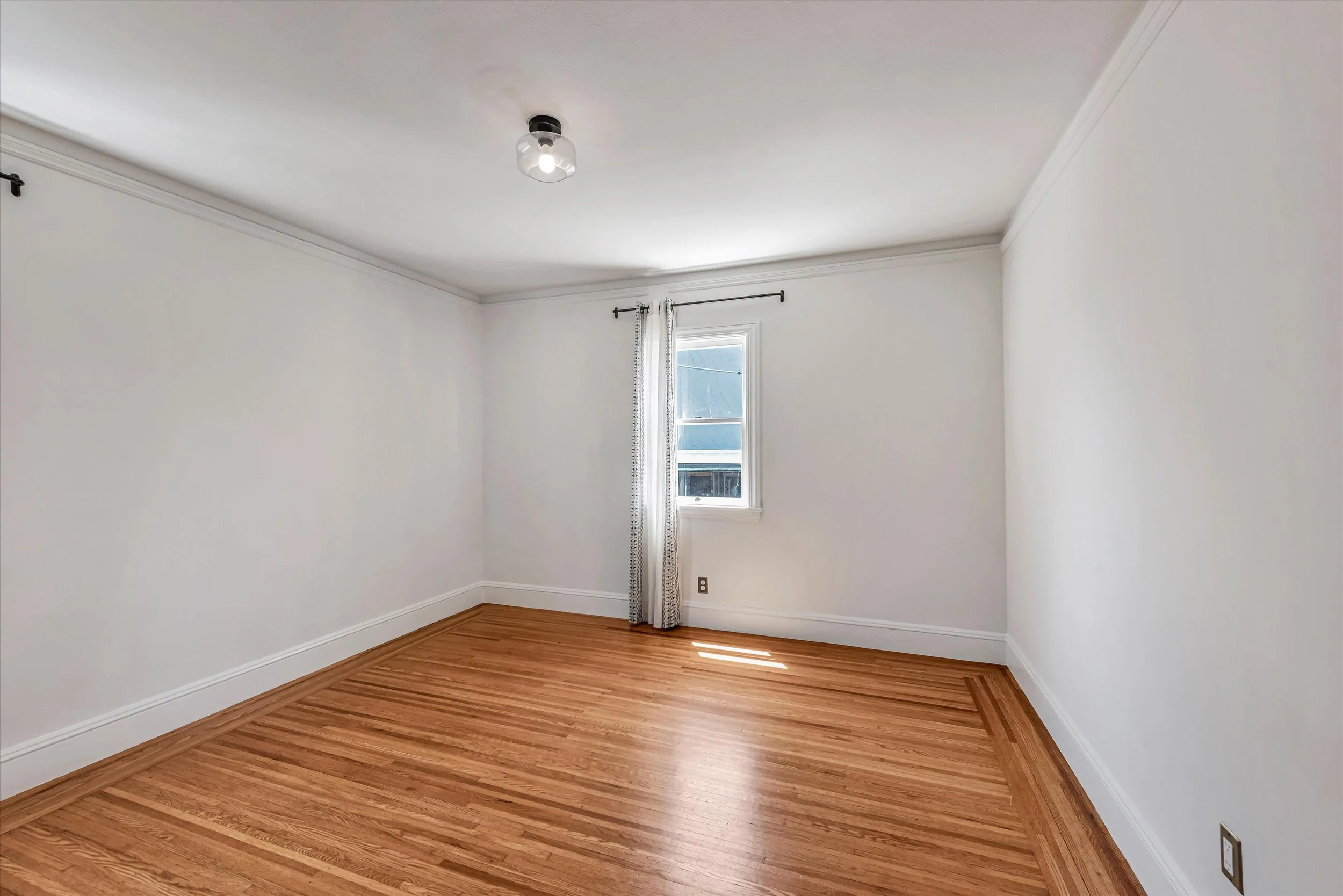 15_F8_1944108thAvenue_019.JPG