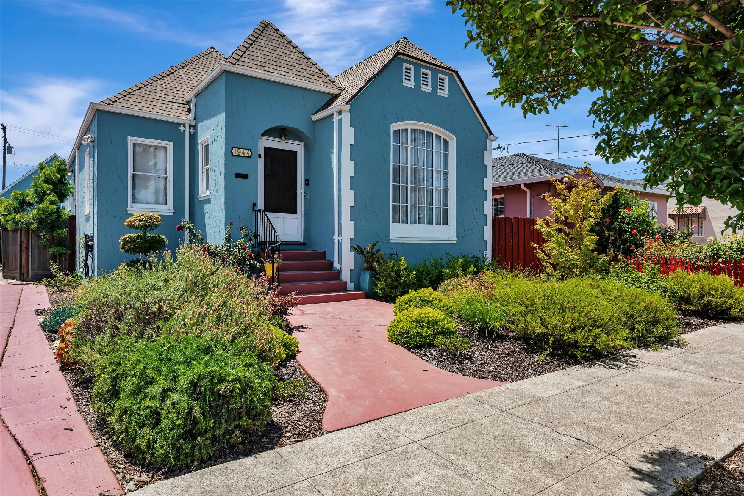 3_F8_1944108thAvenue_002.JPG