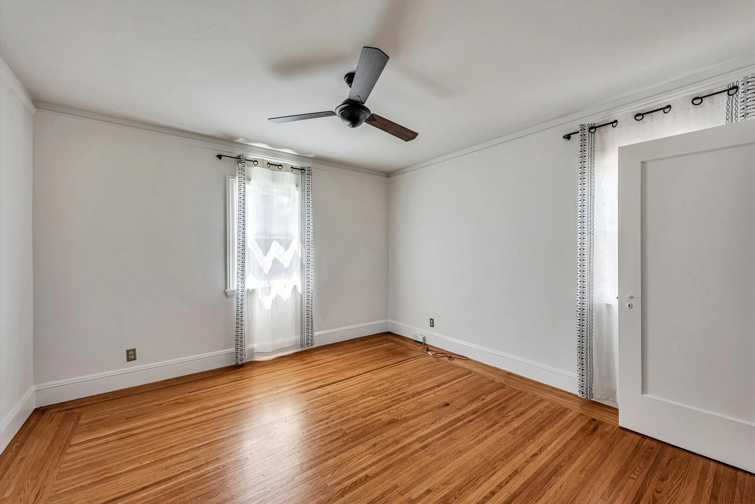 18_F8_1944108thAvenue_023.JPG