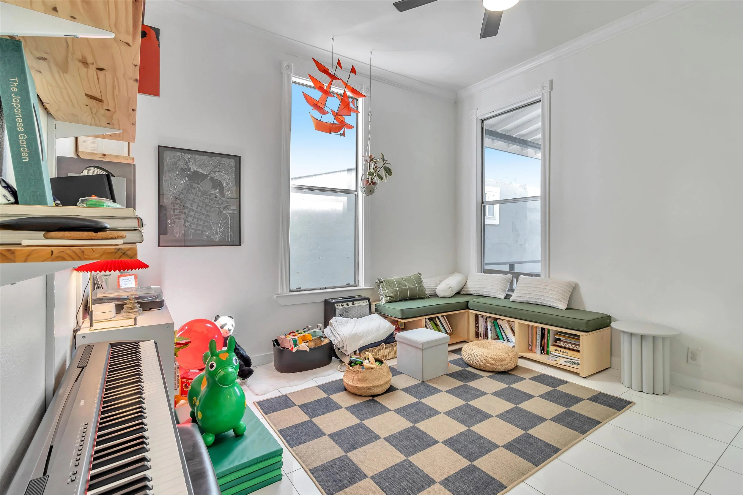 24_f8_1739ChaseStreet_018.jpg