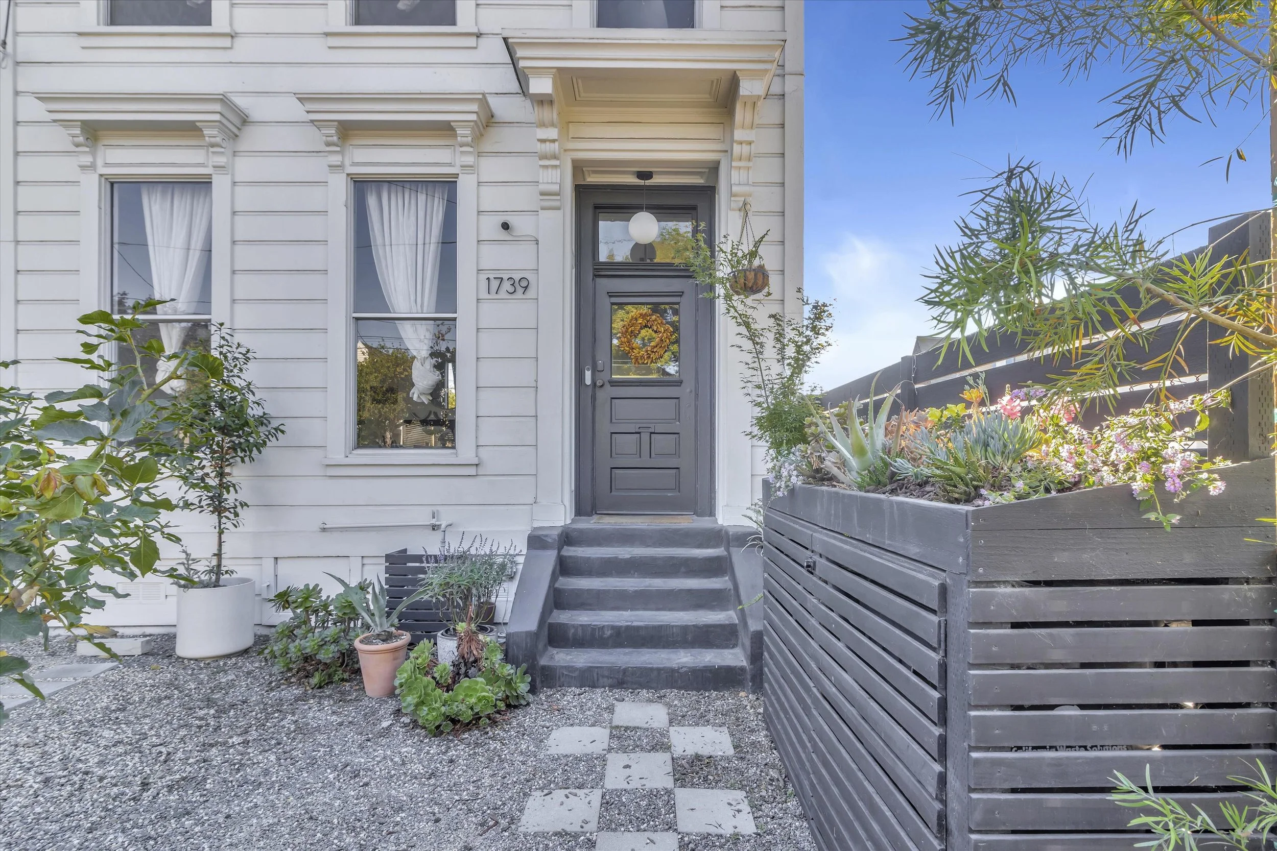 4_f8_1739ChaseStreet_003.jpg