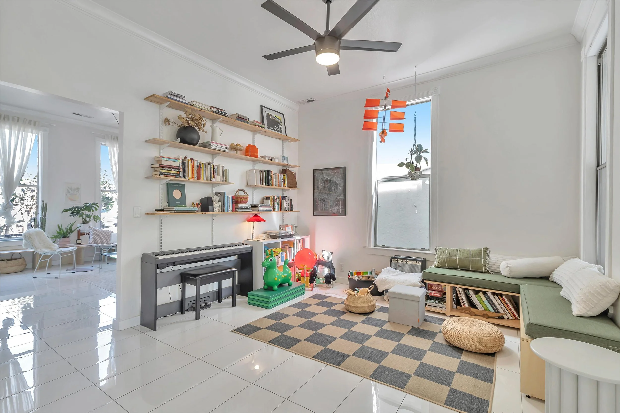 23_f8_1739ChaseStreet_017.jpg