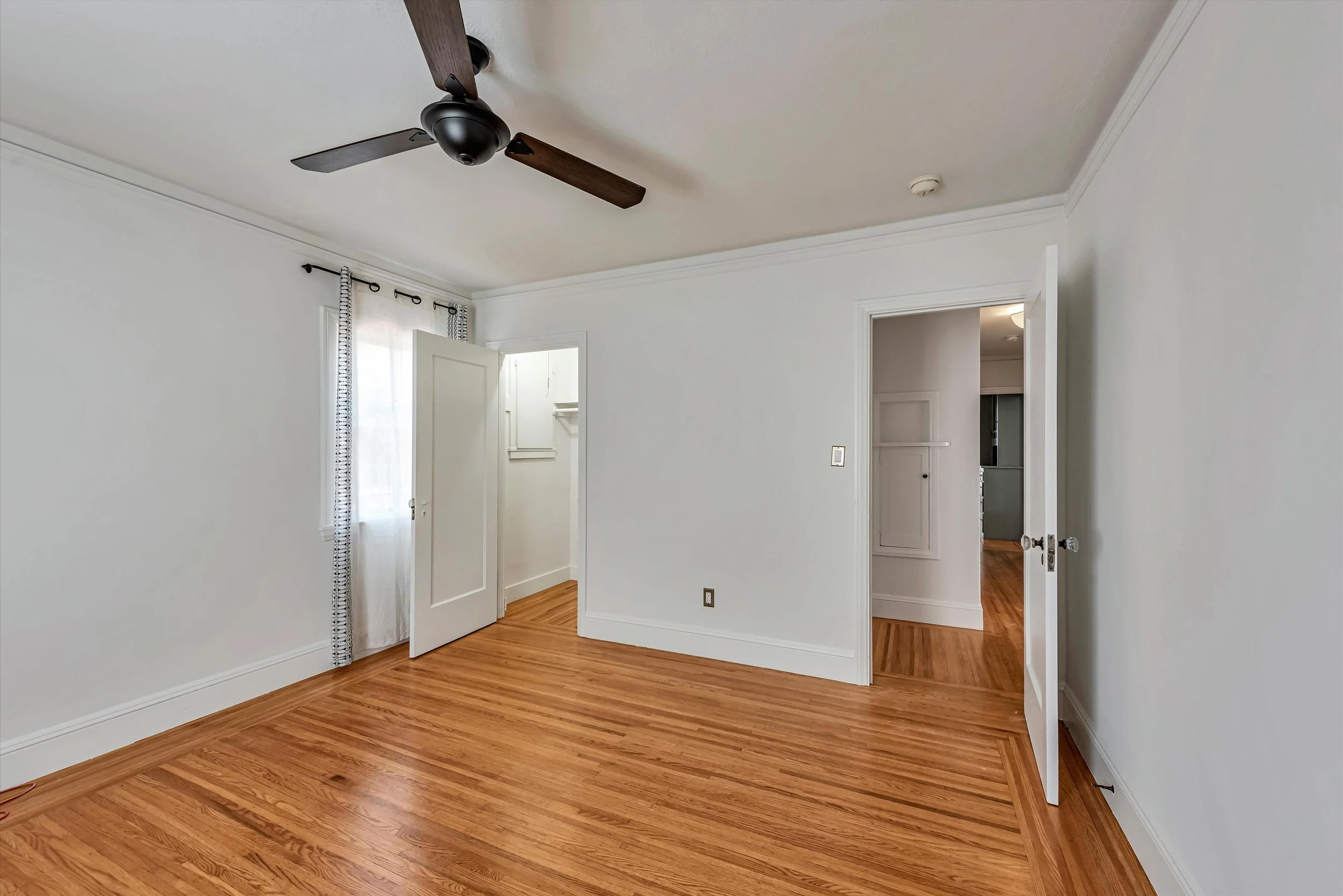 19_F8_1944108thAvenue_025.JPG
