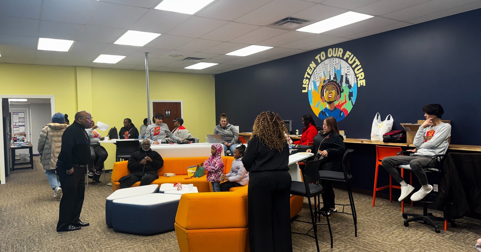 Thank you to everyone who joined us last night for our Community Table Talk in partnership with NexGeneration Learning! We learned different ways to use AI and NotebookLM to help our kids study. If you weren't able to attend, you'll have another oppo