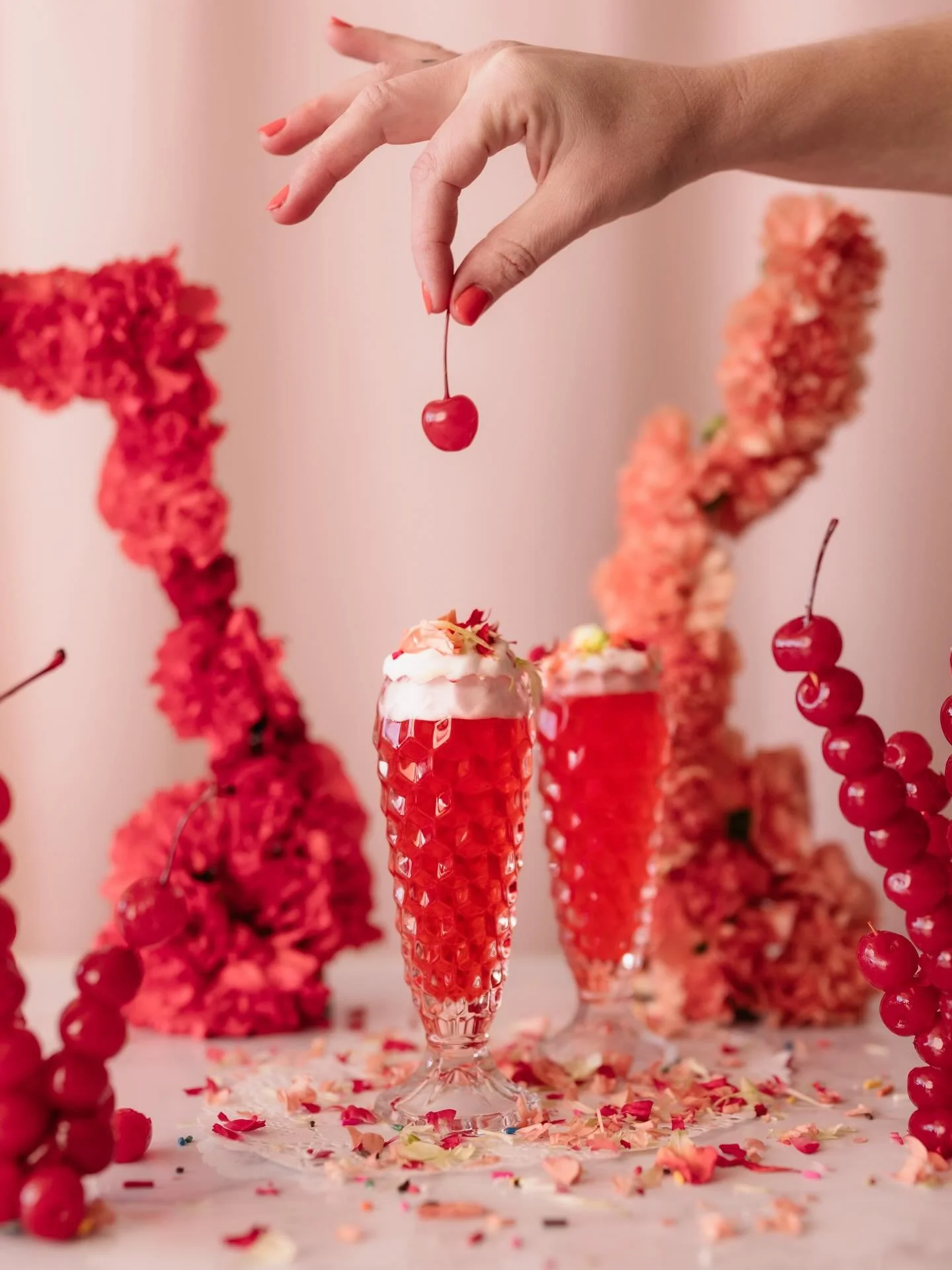 Happy Feb 1st 💋🌹🍒

photographer: @trouvailleco.us