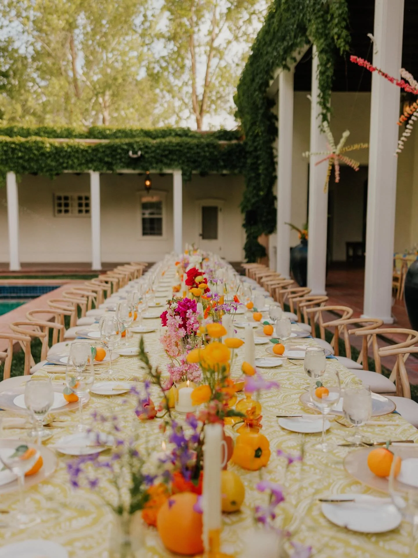 Want your wedding to feel unlike anyone else&rsquo;s? Let&rsquo;s talk&hellip; 💭💍🍊🌸

Photographer - @shutterfreek
Planning + Design - @floriography_flowers
Venue - @lospoblanos 
Rentals - @summitpartyrentals_nm and @darlingdetailsrentals 
Linens 