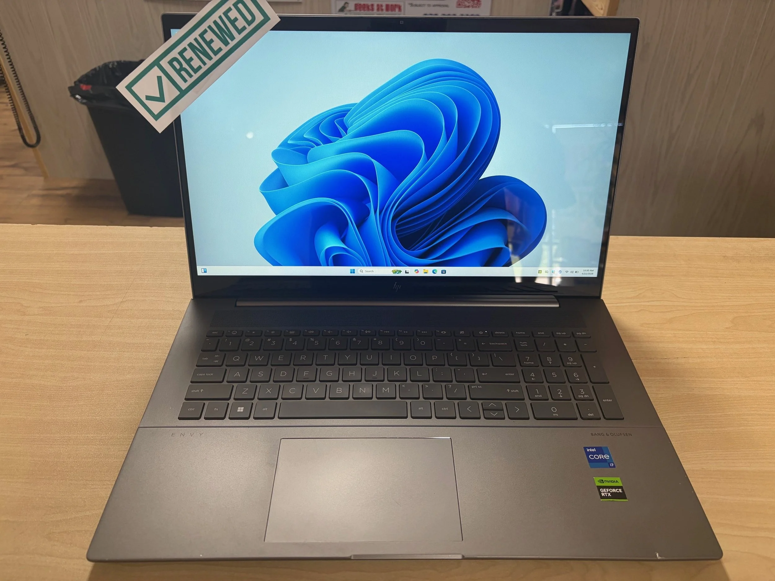 HP ENVY 17t-cr100