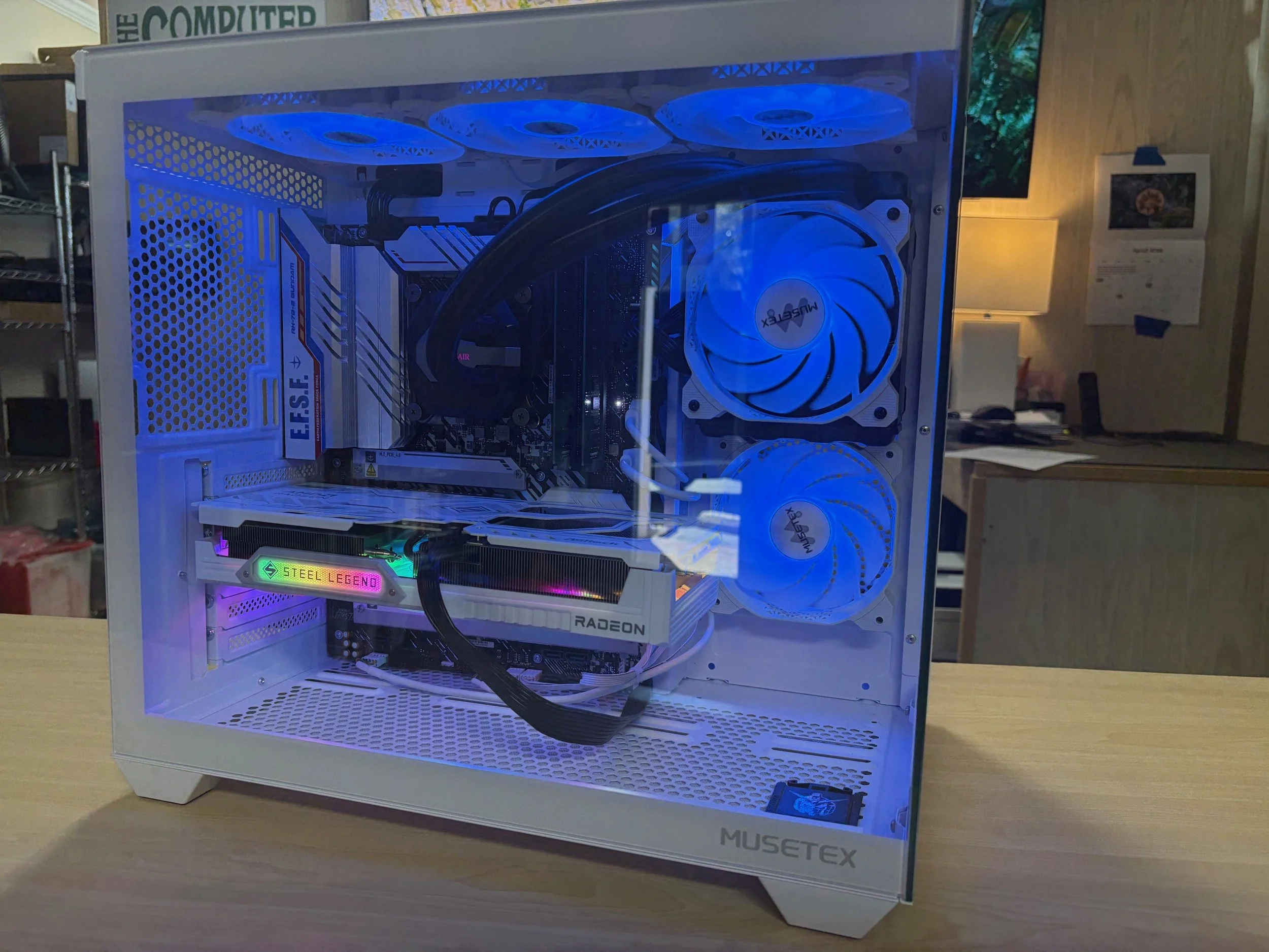 RX-78-2 Gundam Gaming Desktop