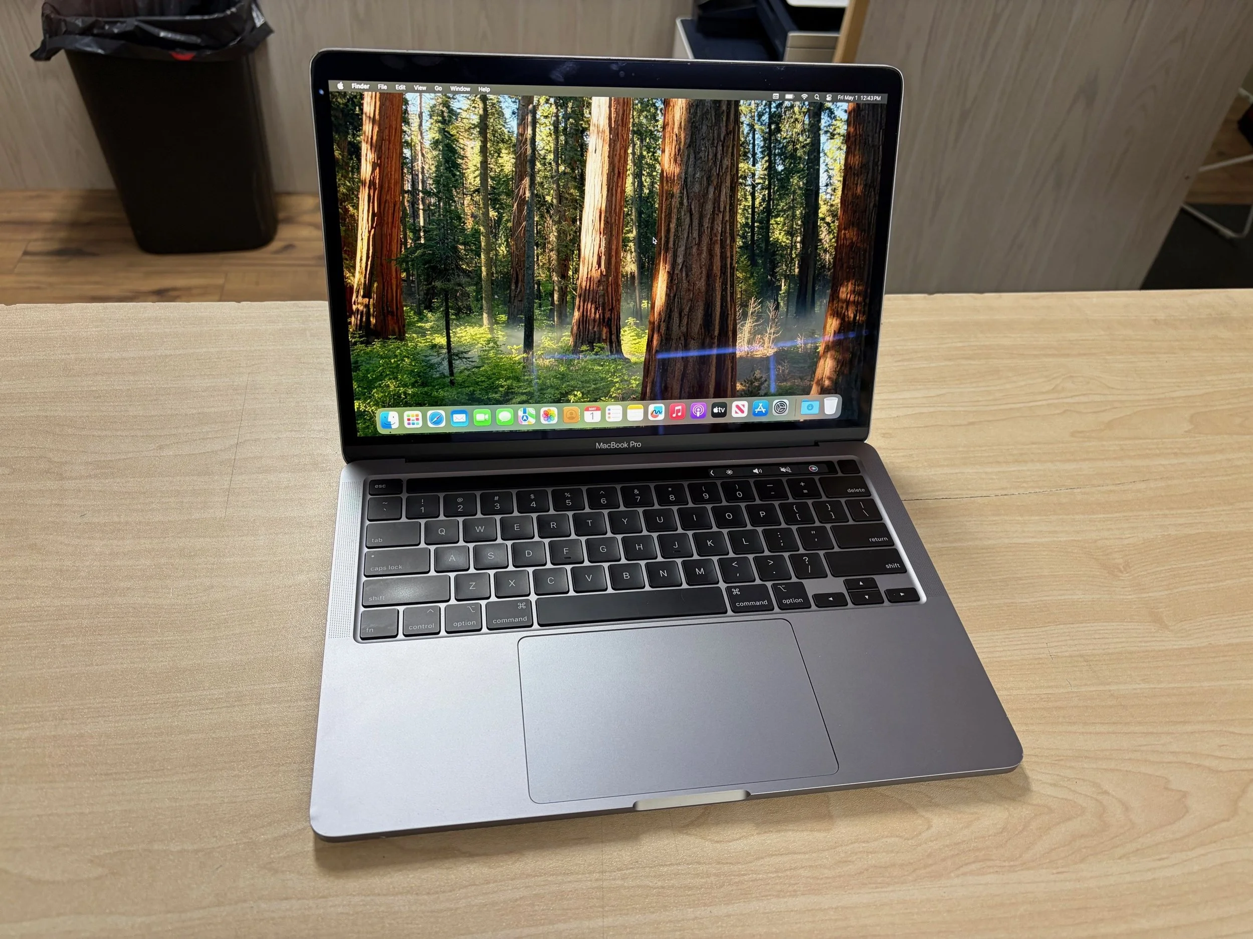 *SOLD* 13” 2020 MacBook Pro i5