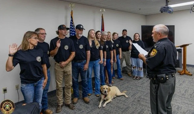 Sheriff Warden swearing in members of the newly formed Mounted Unit