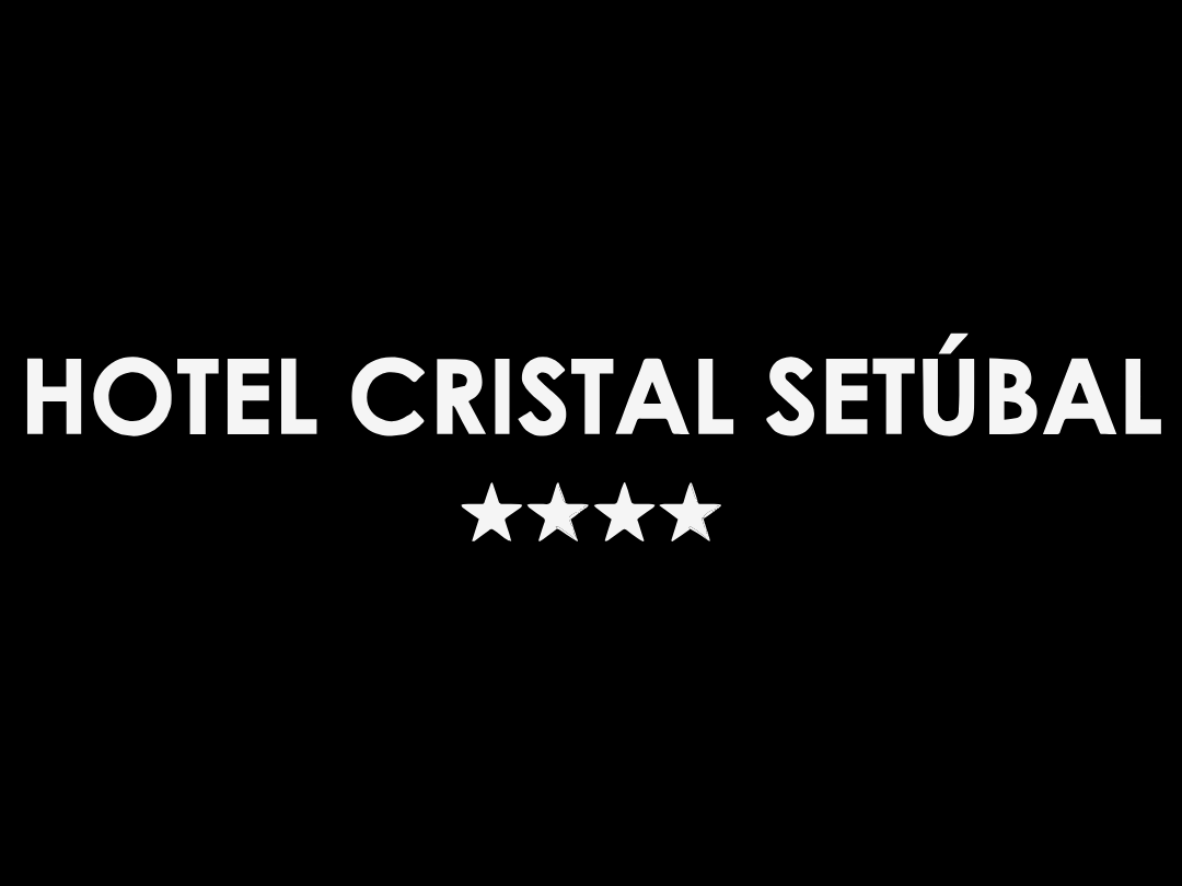 Logo do Hotel Cristal Setúbal com nome e classificação de quatro estrelas.
