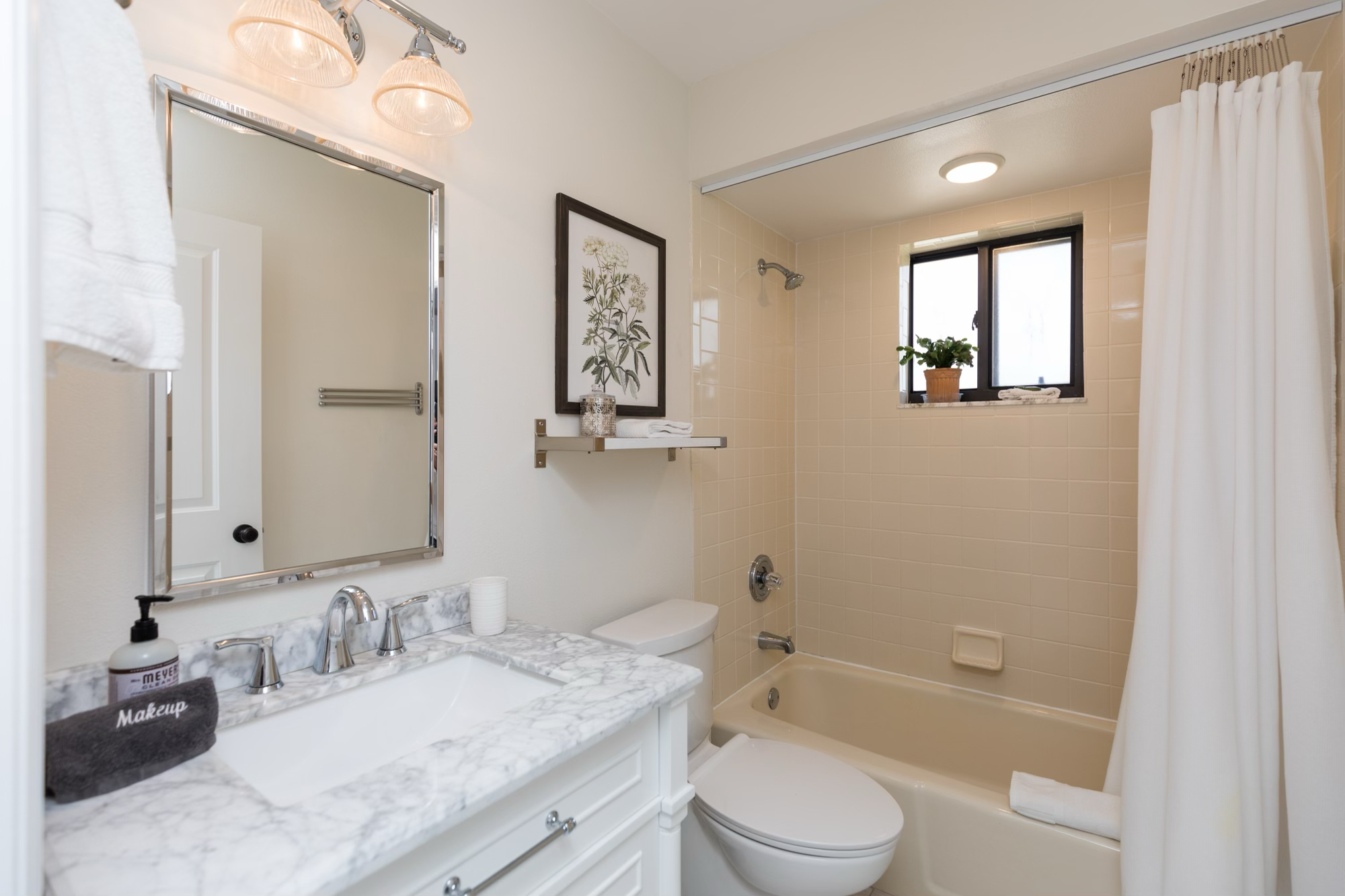 Guest bathroom 