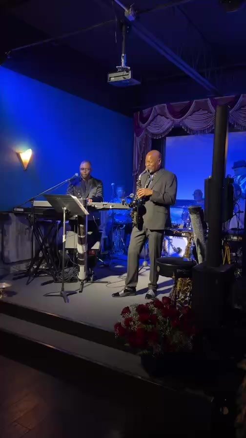 •• The Deron Bell Band - doors open to the public at 7:30p Saturday, May 3••
🥂 Whisperz Speakeasy 🥂