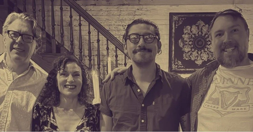 🎶🎶Estrada do Sol performs m&uacute;sica popular Brasileira or MPB, a popular Brazilian style that mixes samba, bai&atilde;o, and other Brazilian regional music with jazz and rock! This husband and wife duo, the accomplished jazz pianist Brian Cashw