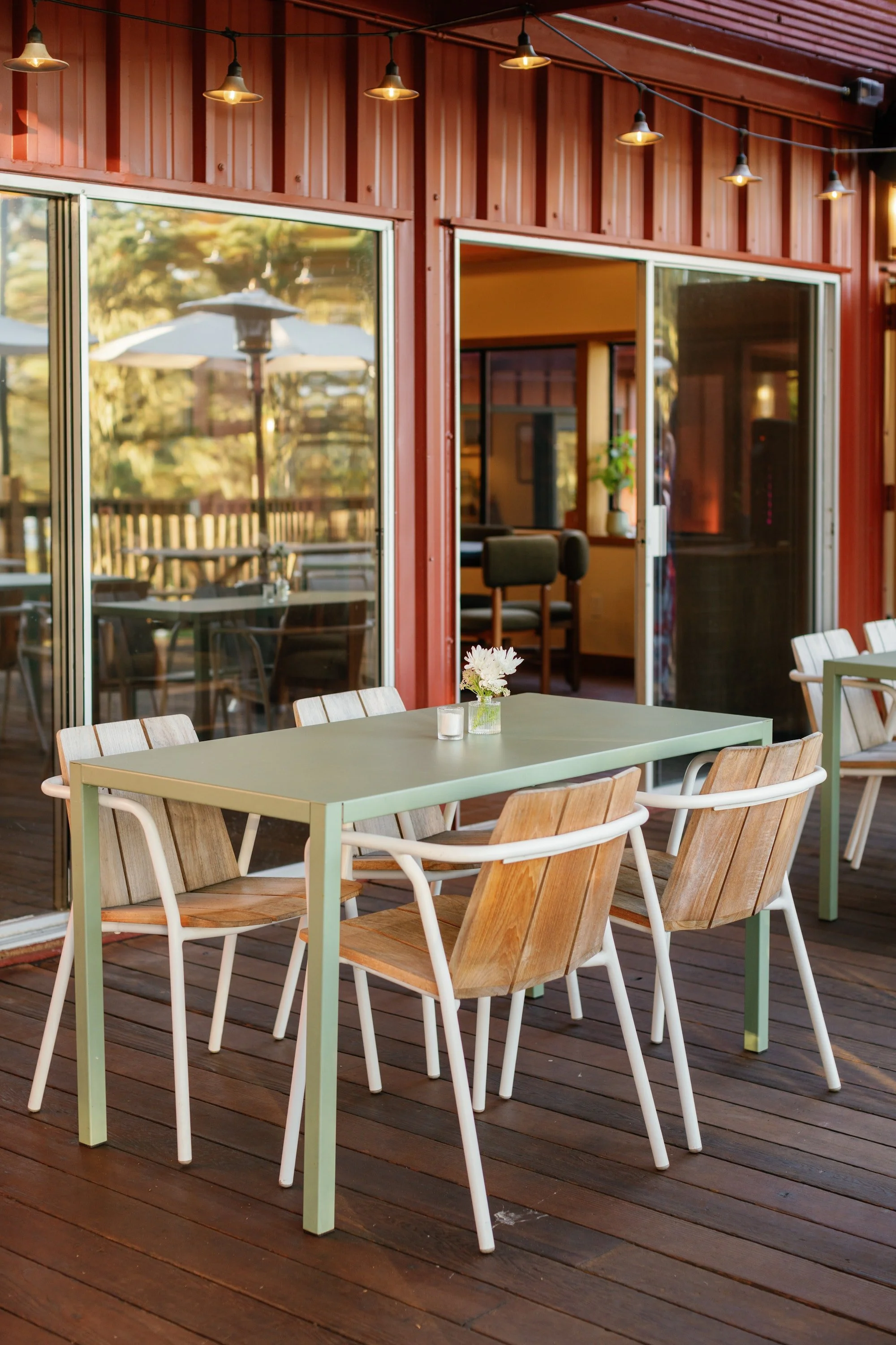 photo of outdoor seating by @bethanypicone