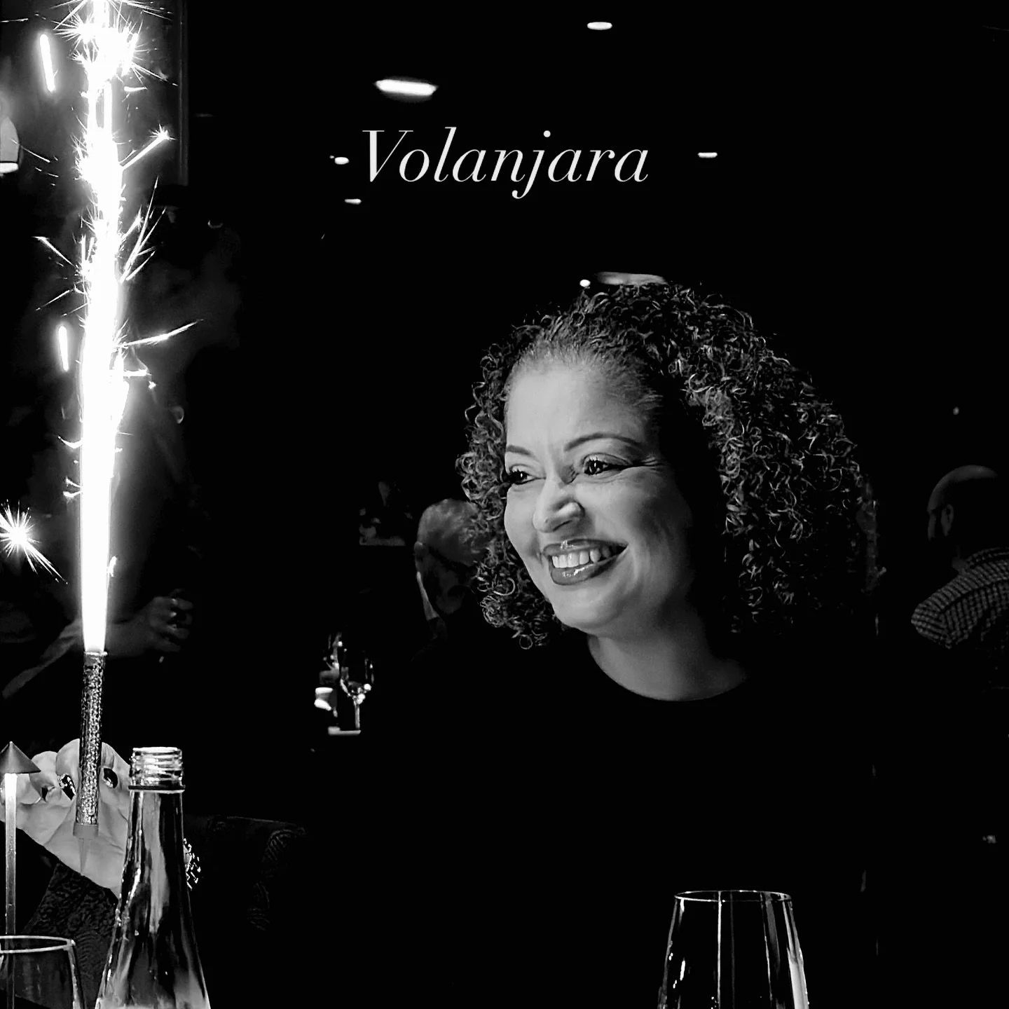 ✨ Et un jour&hellip; on se r&eacute;veille &agrave; l&rsquo;aube de la cinquantaine.
Pas pour tourner la page, ou pour se reposer, ou pour d&eacute;primer du temps qui passe et pleurer ses &ecirc;tres aim&eacute;s partis &hellip; Mais pour &eacute;cr