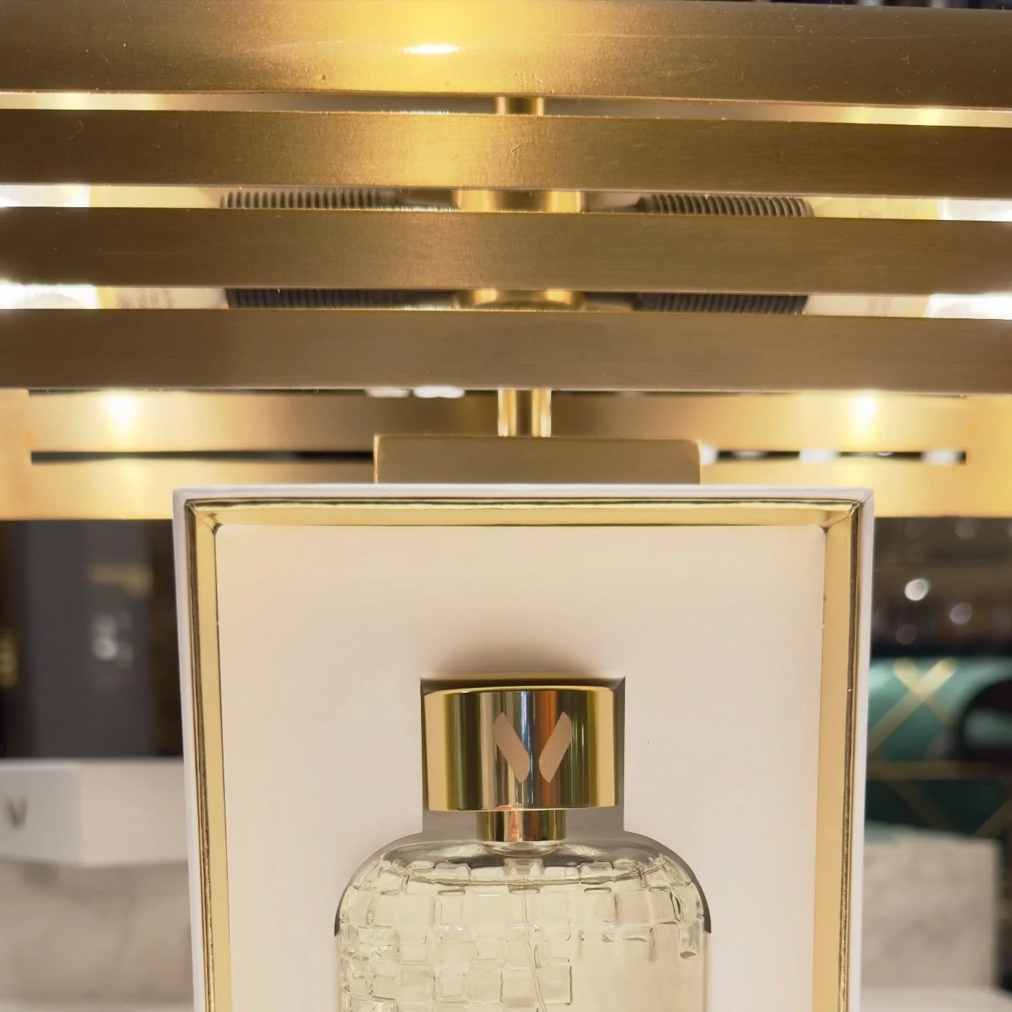 Bref&hellip;Volanjara la nomade est &agrave; Bangkok visiter ses coll&egrave;gues parfumeurs&hellip;

#volanjara #parfum #niche #thailand #bangkok