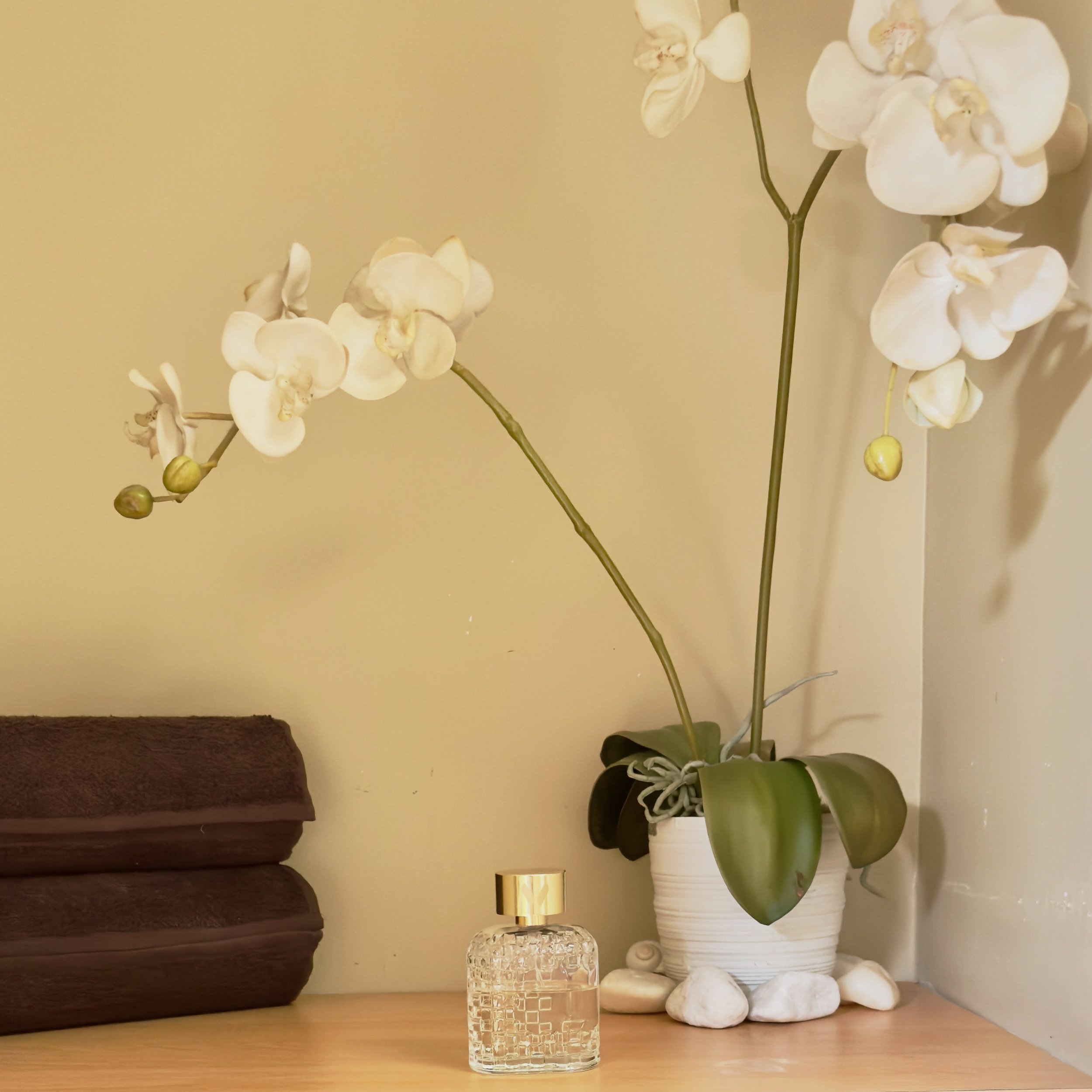 🧘🏽&zwj;♀️ Volanjara o&ugrave; la d&eacute;finition m&ecirc;me du bien-&ecirc;tre

Choisissez l&rsquo;un de nos coffrets dans notre boutique en ligne. Lien dans notre bio. 

#bien&ecirc;tre #zen #spa #lgm #volanjara
