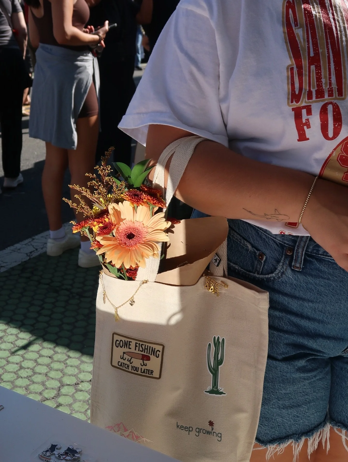 little story time incoming ⏳🌻

little backstory: my best friend, Sam (also my employee who works for free lol), lovessss to travel to national parks &amp; plans on going to many more. she starting collecting pins at each national park and decided to