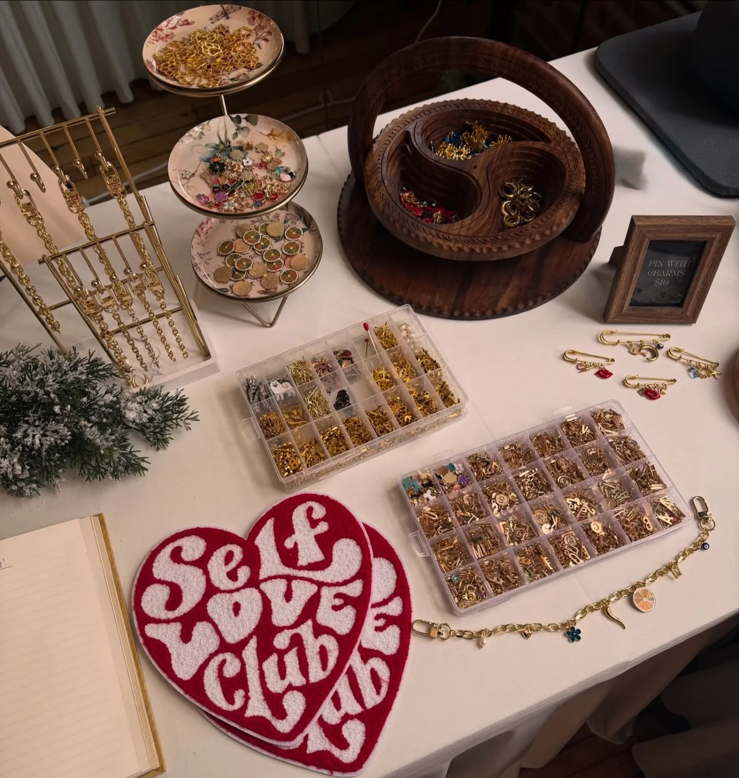 holiday market recap 🍾🎄🥂

&bull; this market was a favorite by far. one open space was shared by vendors of all different niches &amp; stories. other than just selling products - we got to meet really cool + creative small business owners. i feel 