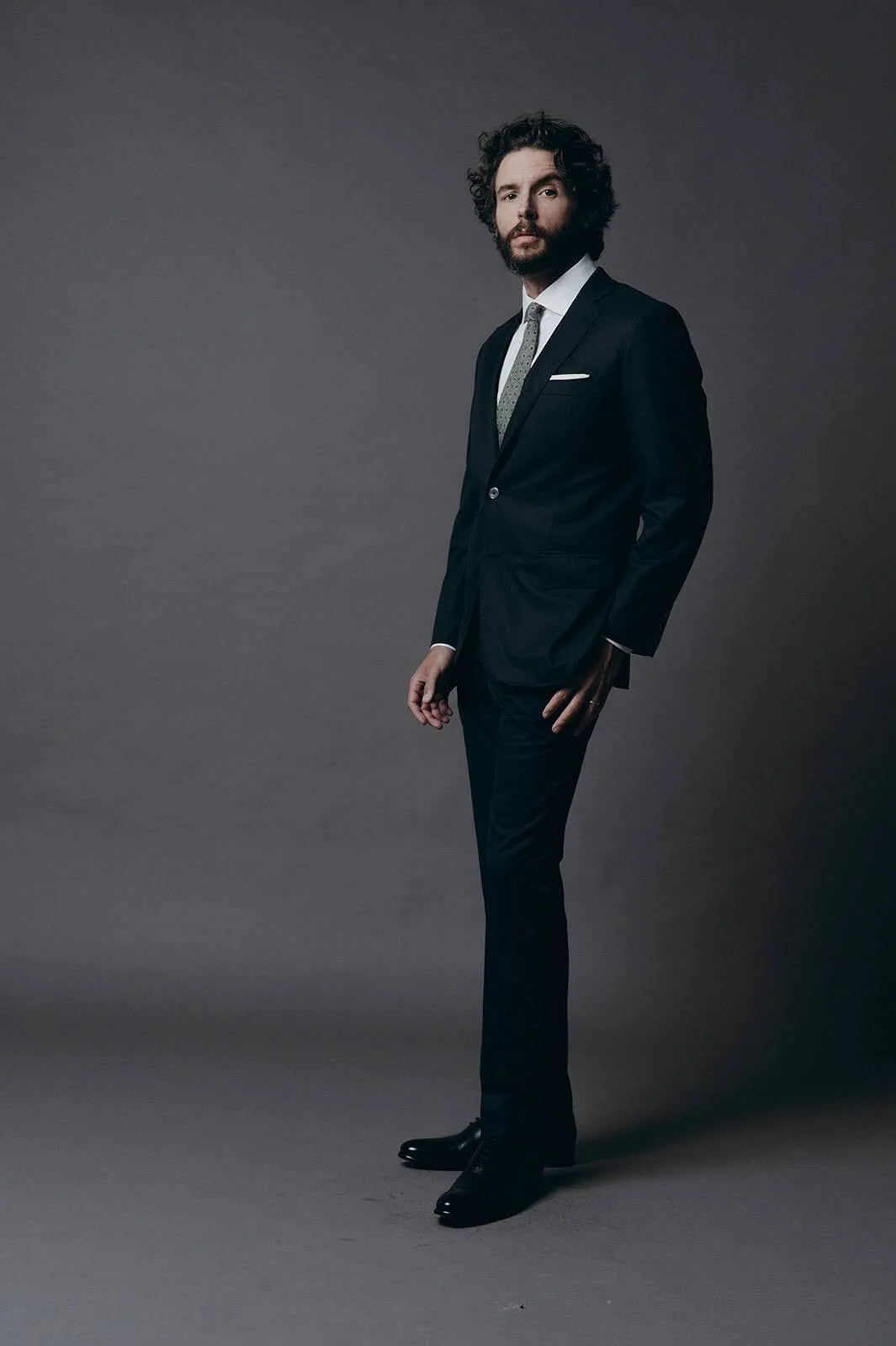 The Best Fall Suit Colors for Men in 2026