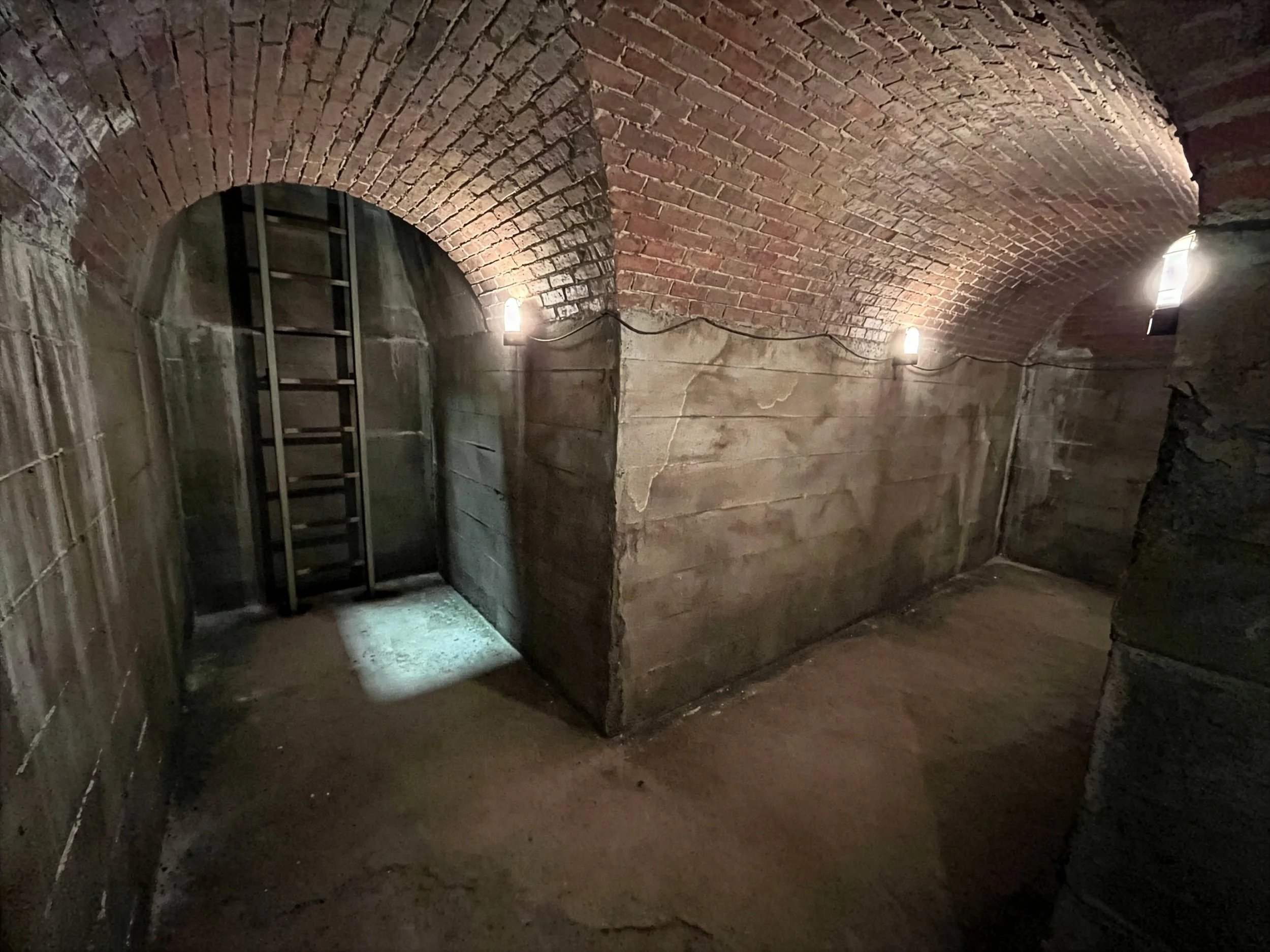 Tunnel Image View Corner 1.jpg