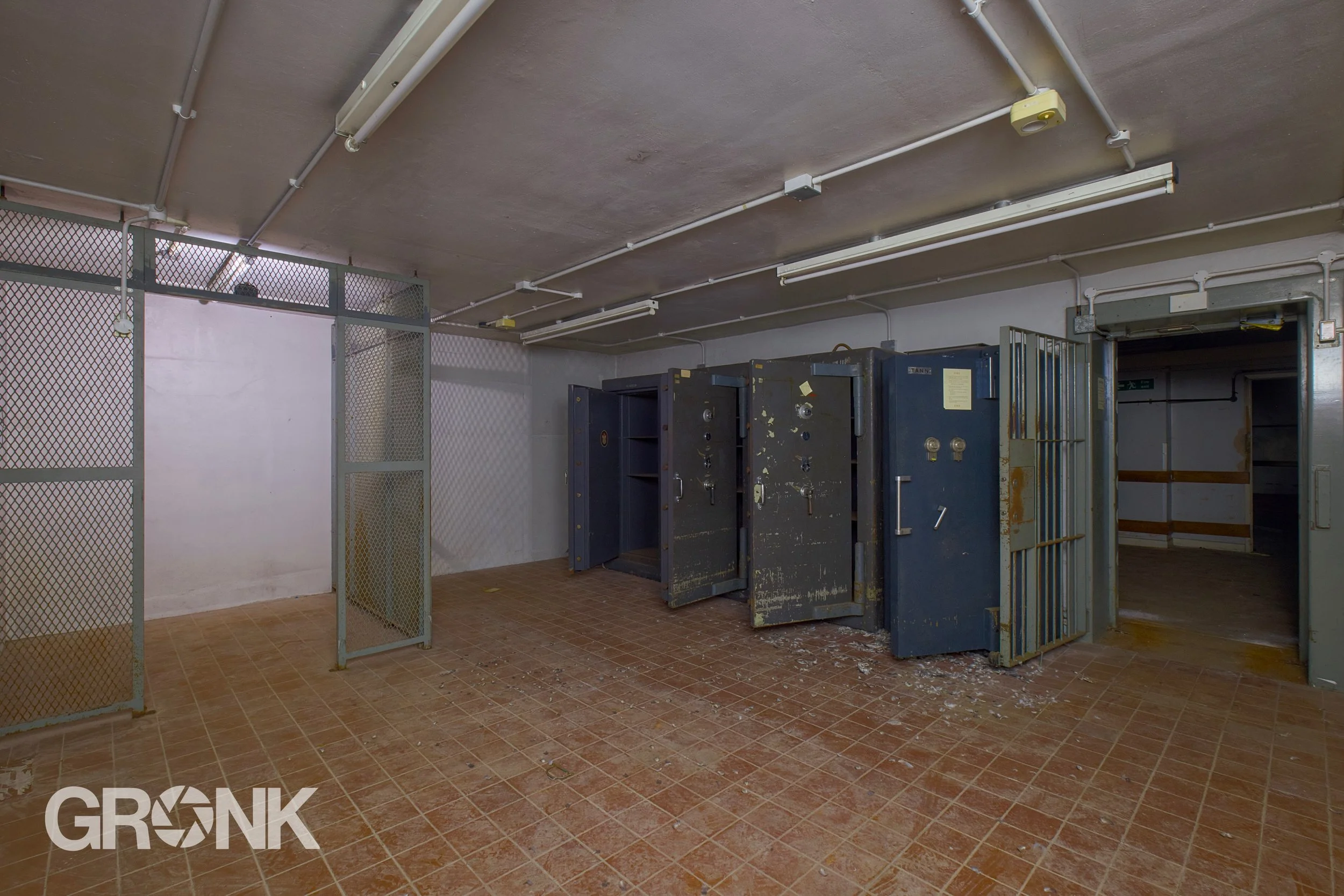 National Westminster PLC Strongroom #bank #abandoned #abandonedbank
