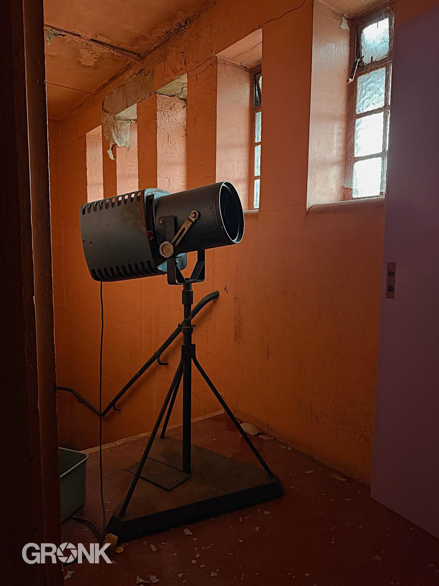 &lsquo;Steal the Spotlight&rsquo;

#Abandoned #AbandonedCinema #Chester
Shot with #Fujifilm #XT5