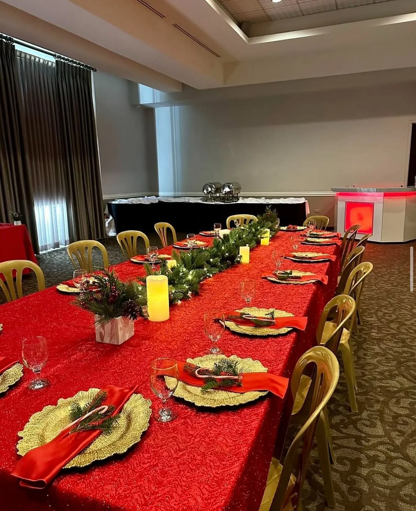 Cierra el a&ntilde;o por todo lo alto: cenas, fiestas de oficina y celebraciones navide&ntilde;as en un mismo lugar. 

Reserva tu evento con tiempo y asegura la fecha. 787.767.5017