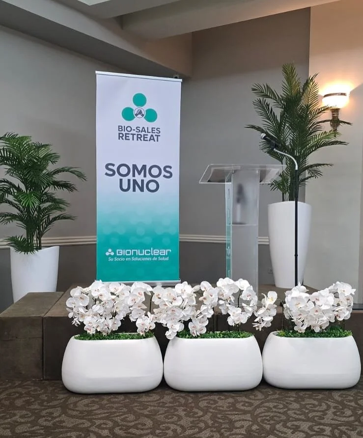 Un mismo espacio, muchas maneras de celebrarlo! 

Conferencias, bodas, cumplea&ntilde;os, exhibiciones o fiestas corporativas &mdash; nuestro sal&oacute;n se adapta a todo tipo de eventos.

Tu idea, nuestro escenario. 
&iexcl;Pregunta por nuestras of