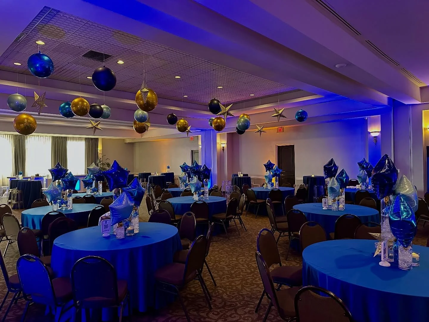 &iexcl;Celebrar nunca pasa de moda! 
Fiestas con estilo, buena energ&iacute;a y un espacio que lo tiene todo.
&iexcl;Brindemos por los buenos momentos! 🍾

ChavalesPR.com
787.767.5017