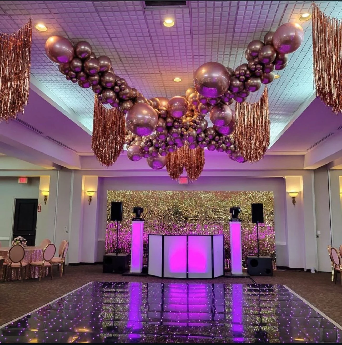 Una noche para recordar siempre. 🎓🎉

As&iacute; se puede celebrar tu PROM en nuestro sal&oacute;n: luces, detalles y el escenario perfecto para una noche inolvidable. 

&iexcl;Pregunta por nuestras ofertas de graduandos! 

ChavalesPR.com
787.767.50