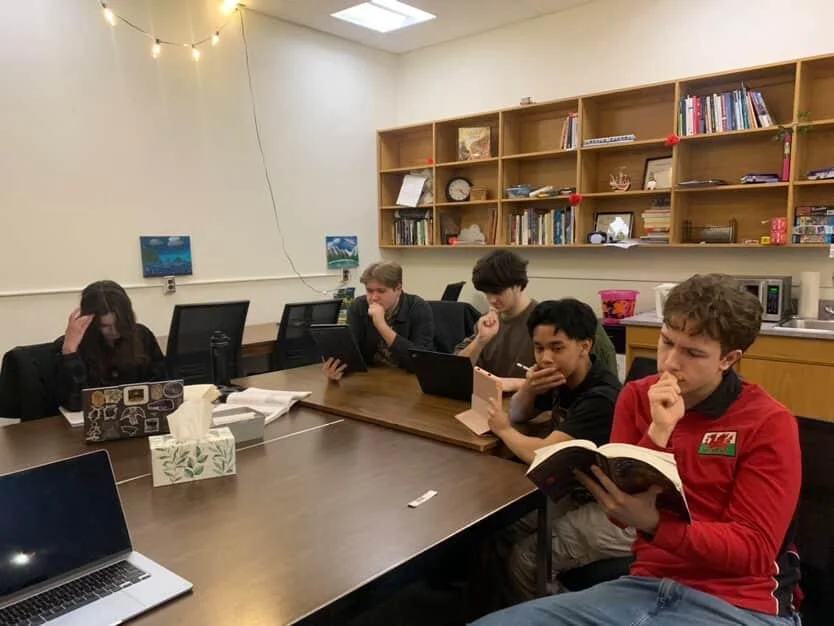 Photo taken by some GAPSS Jr Committee members during a First and Second Year Weekly Study Room session. (11/19/25)