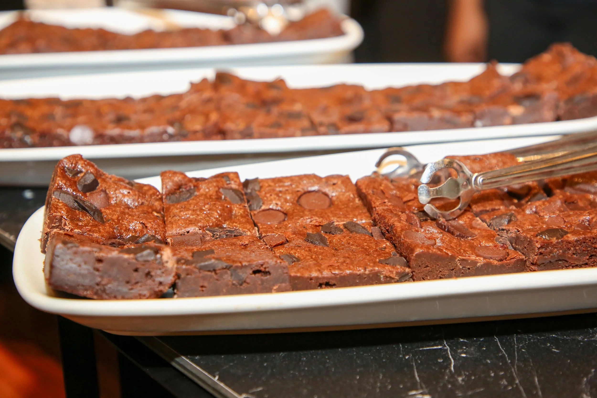 Chat & Grab Dessert with Exhibitors
