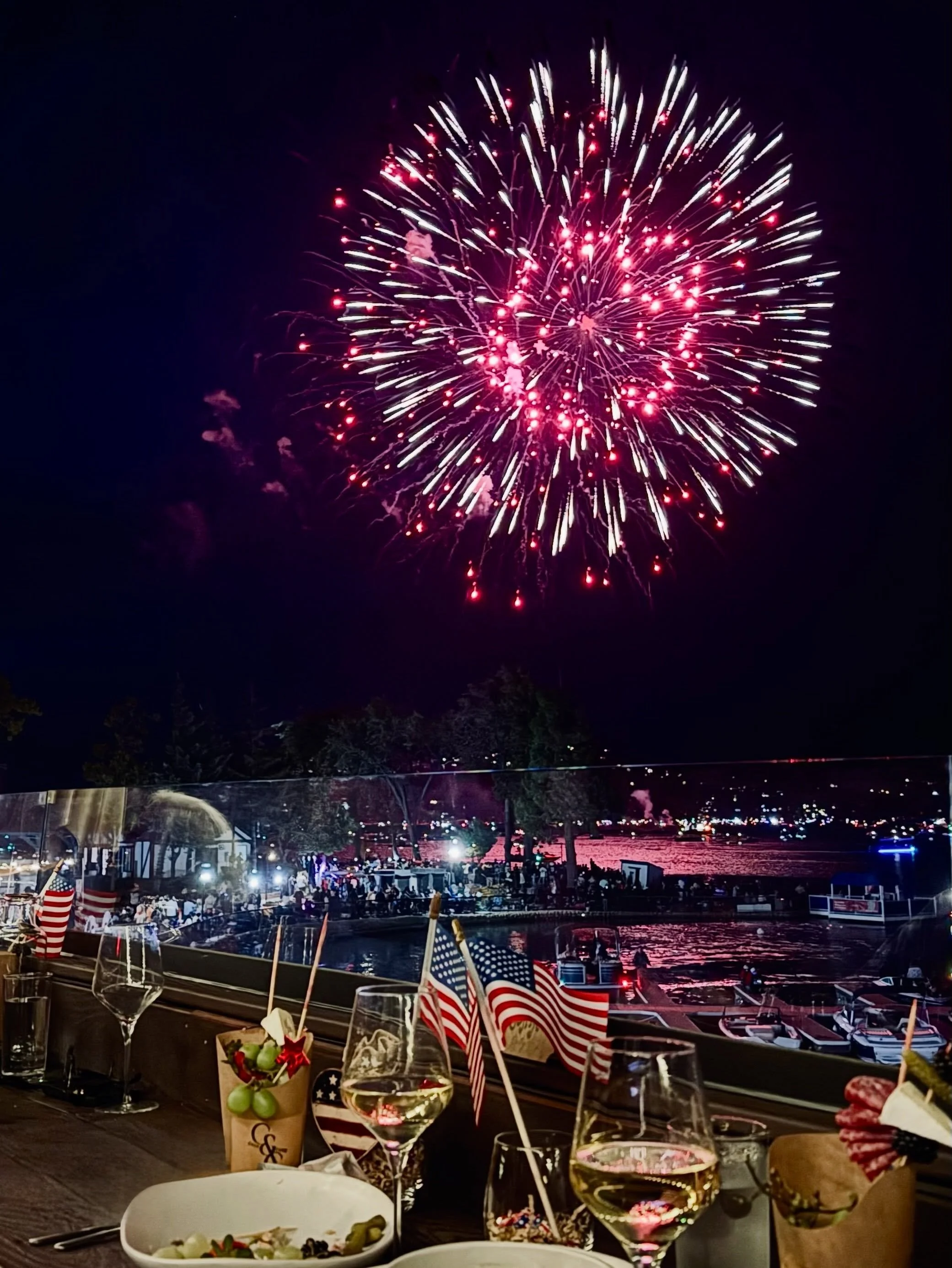 🍷 Cheers to an unforgettable 4th of July weekend! 🇺🇸

✨ A massive thank you to everyone who joined us to wine, dine, and celebrate. We had such an amazing view of the #LakeArrowheadFireworks show, and sharing it with all of you made it very specia