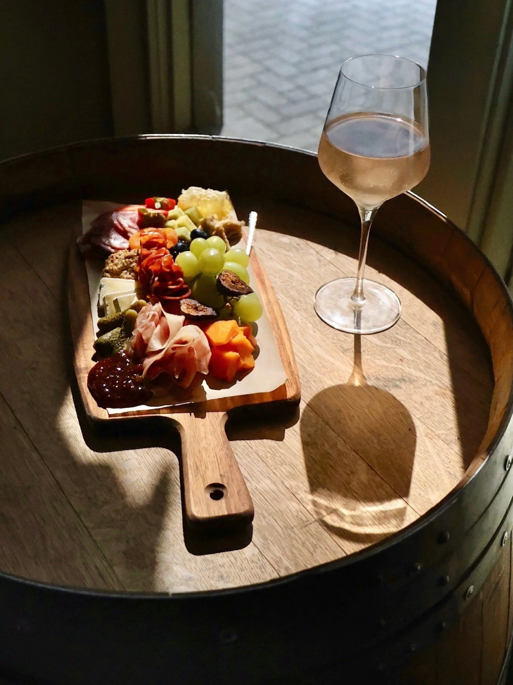 🍷 Sundays are for gathering, pairing &amp; grazing. 

🧀 Your unbrie-lievable charcuterie board is waiting&mdash; tag the person you&rsquo;d enjoy sharing it with!👇