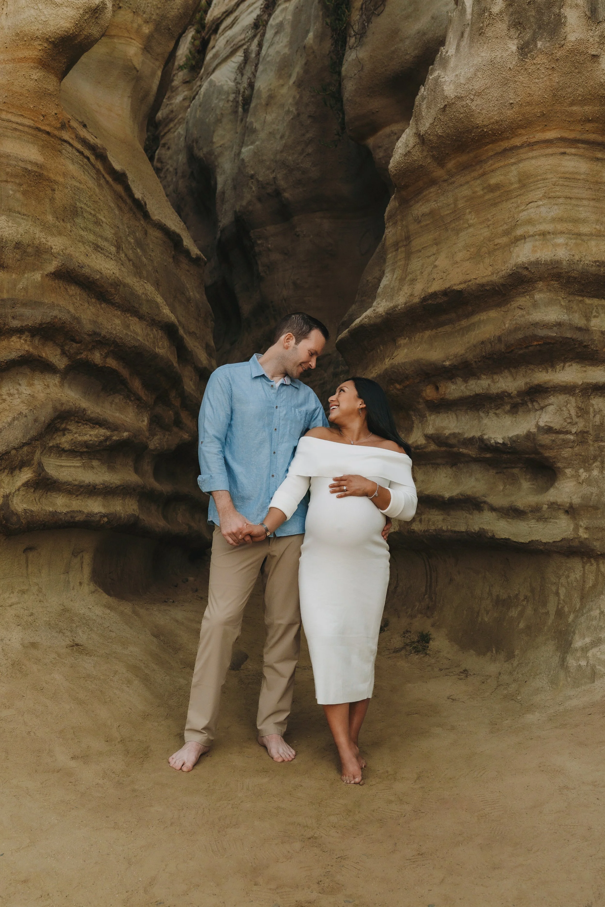 Maternity Photoshoot at San Clemente State Beach with Kiki's Artegraphy
