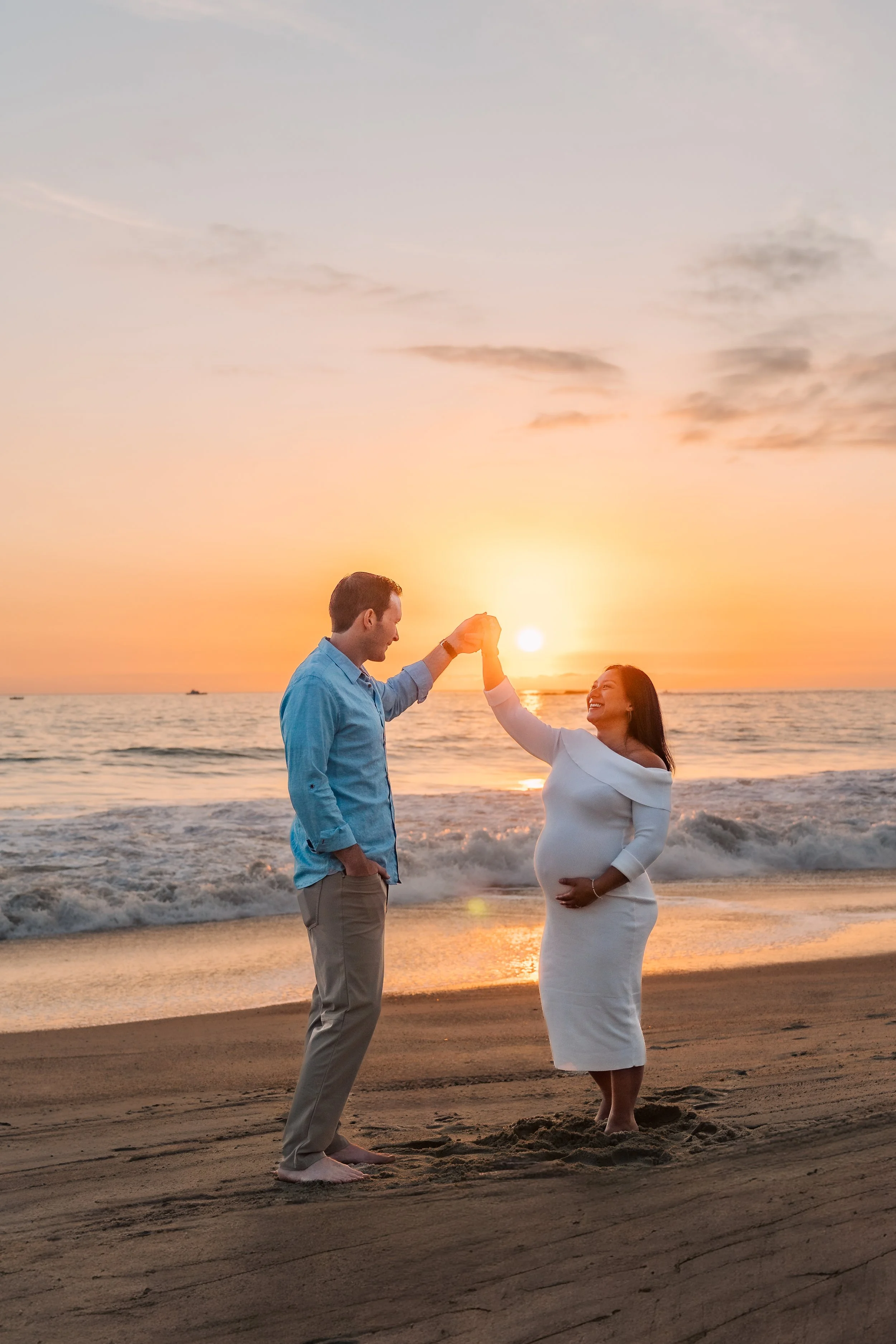 Maternity Photoshoot at San Clemente State Beach with Kiki's Artegraphy